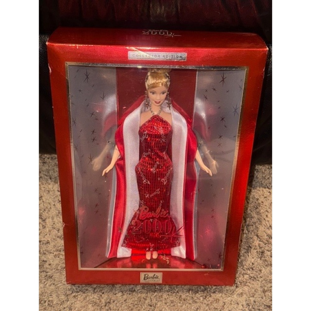 2000 Barbie‎ Doll Collector Edition Red Gown Sparkly Dress in Box